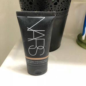 NARS Pure Radiant Tinted Moisturizer- Groenland